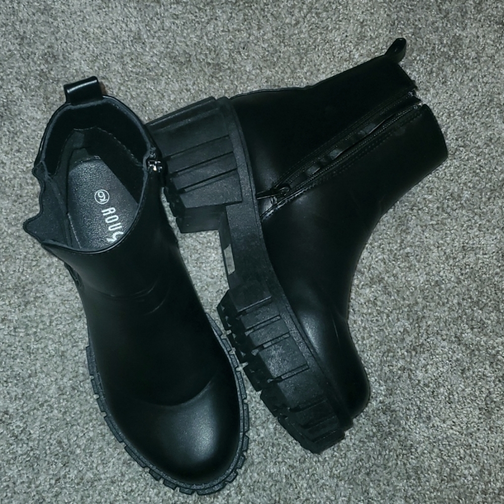 ❄️ Boots ❄️